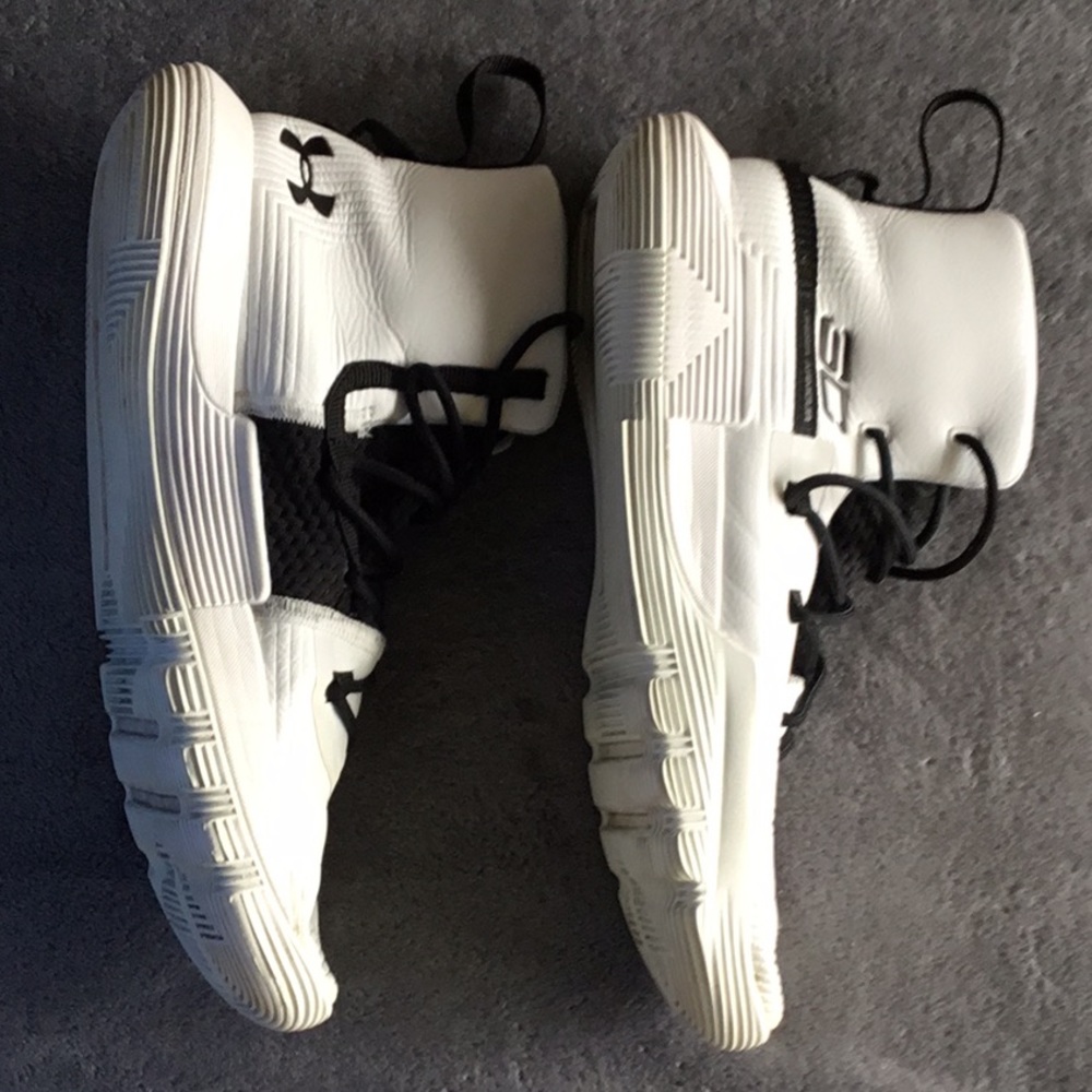 Curry 3zores - Picture 5 of 6